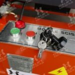Фото 20 - Ножничный подъемник с электроподъемом и аккумулятором QX-030-130 DC/AC OXLIFT 300 кг 13 м.