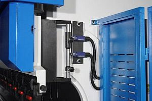 Фото 35 - MetalTec HBM 125/2500C Листогибочные гидравлические прессы с ЧПУ контроллером TP10S.