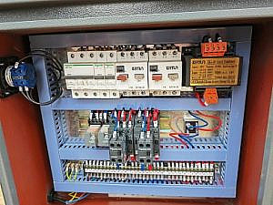 Фото 31 - MetalTec BS 300 CH ленточнопильный станок для резки металла под углом 90°.