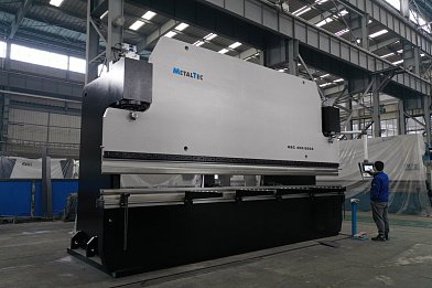 Фото 28 - MetalTec HBC 800/6000 листогибочные гидравлические прессы с ЧПУ большого тоннажа.