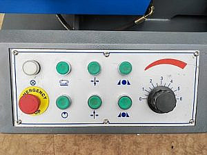 Фото 27 - MetalTec BS 300 CH ленточнопильный станок для резки металла под углом 90°.