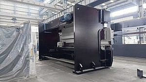 Фото 7 - MetalTec HBC 300/3200 листогибочные гидравлические прессы с ЧПУ большого тоннажа.