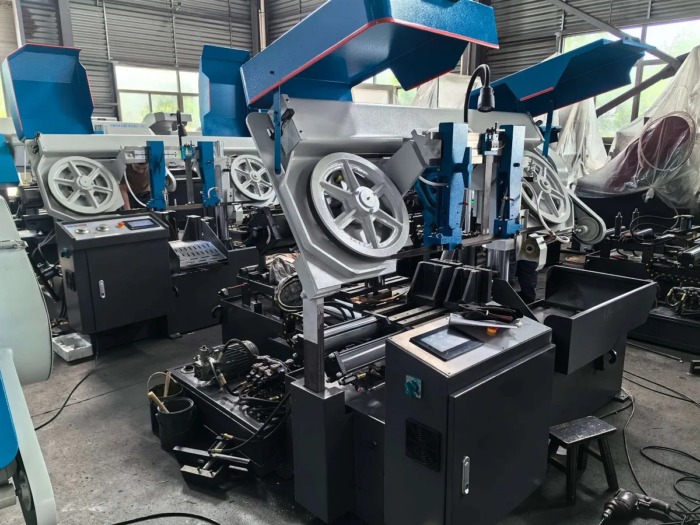 Фото 11 - MetalTec MBS 430 CА автоматический колонный ленточнопильный станок.